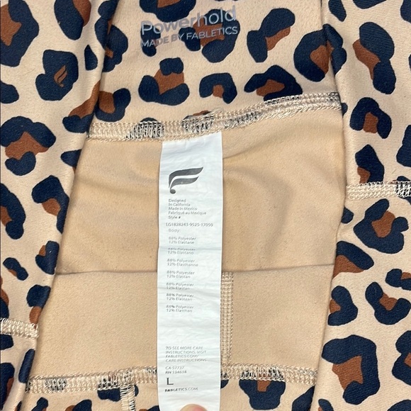 Women’s Fabletics Leopard Print Powerhold Leggings Cross Back Bra Top Size L - Picture 2 of 6
